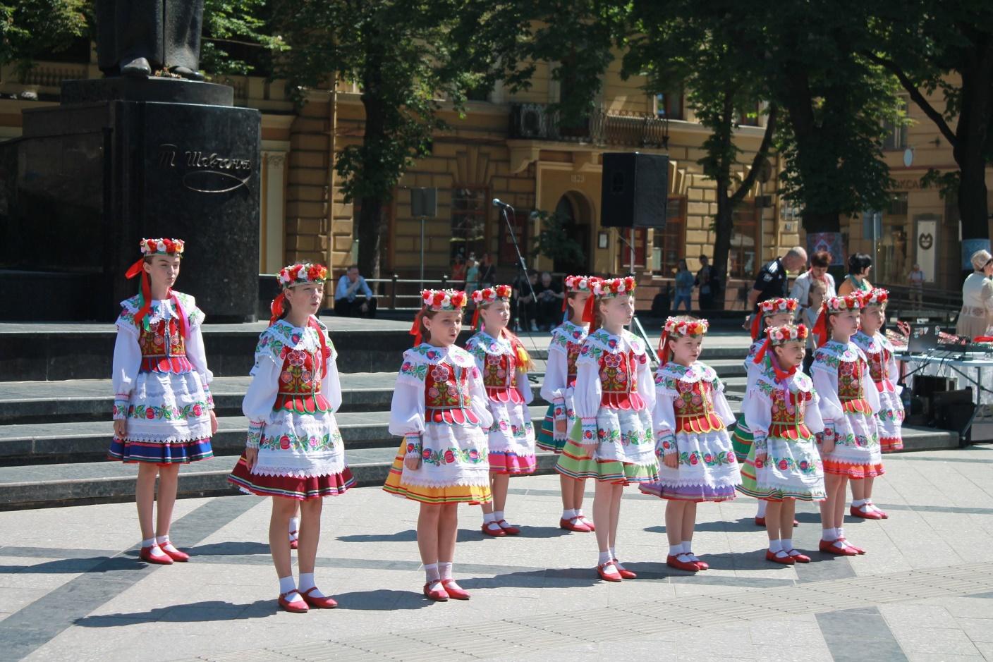 Look for the many different Ukrainian dance troupes performing at UFest. | Edmonton UFest | Stawnichy’s